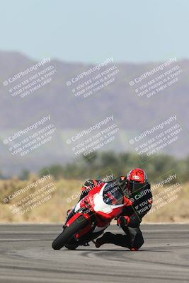 media/Oct-13-2025-Moto Forza (Mon) [[a66d839500]]/3-B Group/Session 3 (Turn 16)/